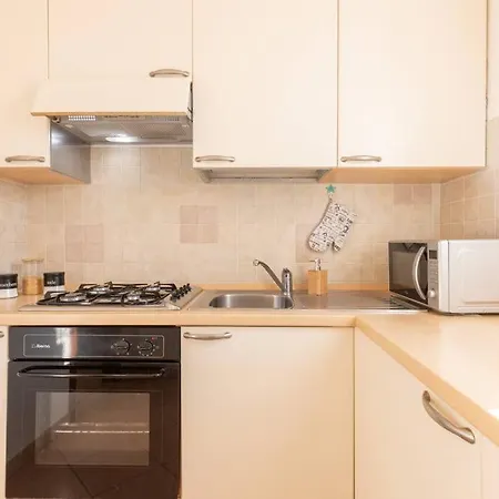 Apartment Charming House -10 Min Walk To The Center-